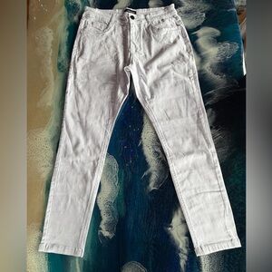 NWOT Men’s GINGTTO WHITE JEANS 33W X 28L purchased never worn.